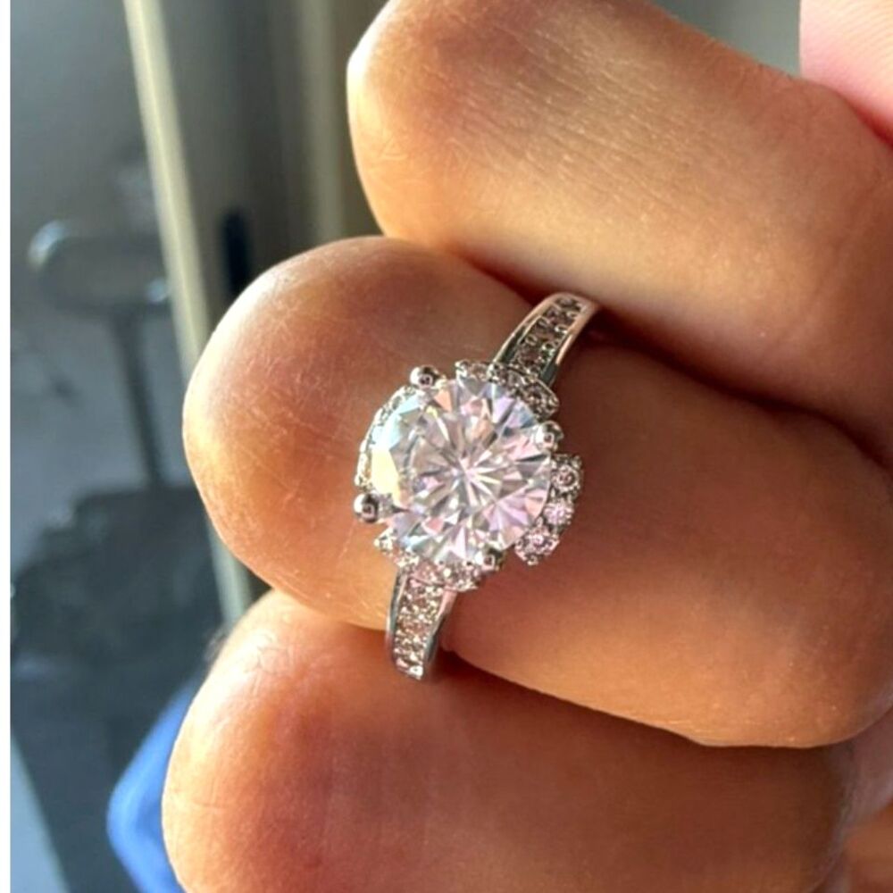 1 CT Moissanite Ring Size 5 Rhodium Plated S925 Sterling Silver